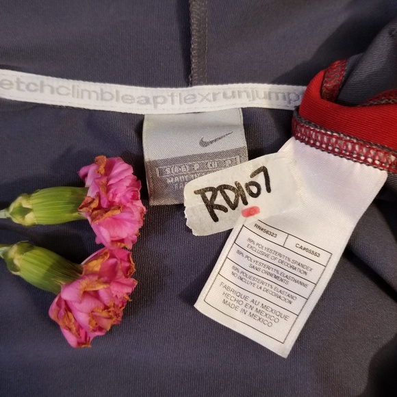 🌻🌺🌻NIKE ATHLETIC ZIP UP HOODIE!! - Picture 5 of 6